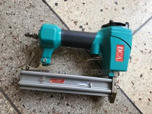 Pneumatic Staple Gun DCA