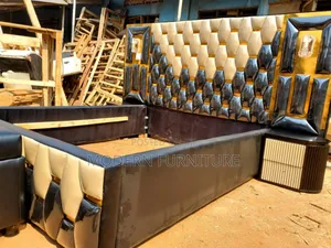 Modern Dressed Bed of 6 X 6 Feet