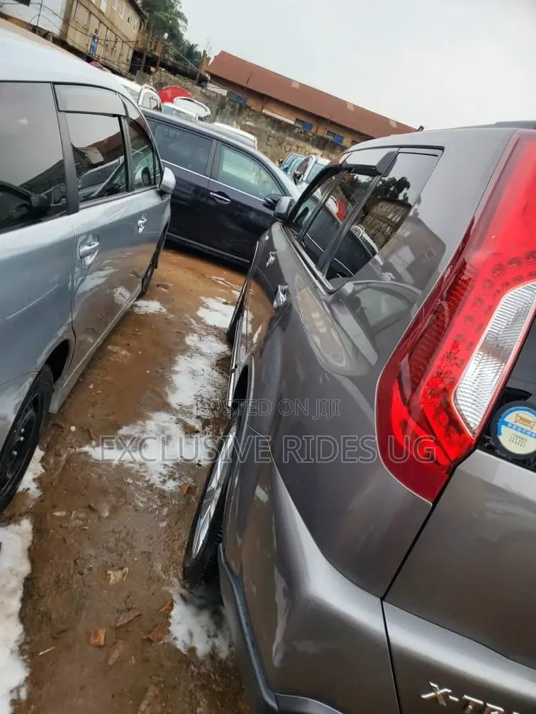 Nissan X-Trail 2012 Gold
