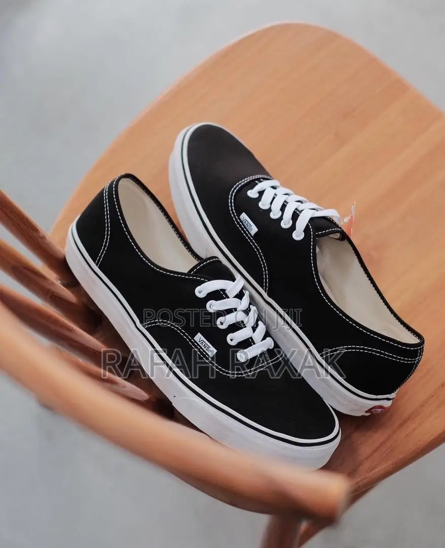 Original Unisex Black/White Vans Off the Wall