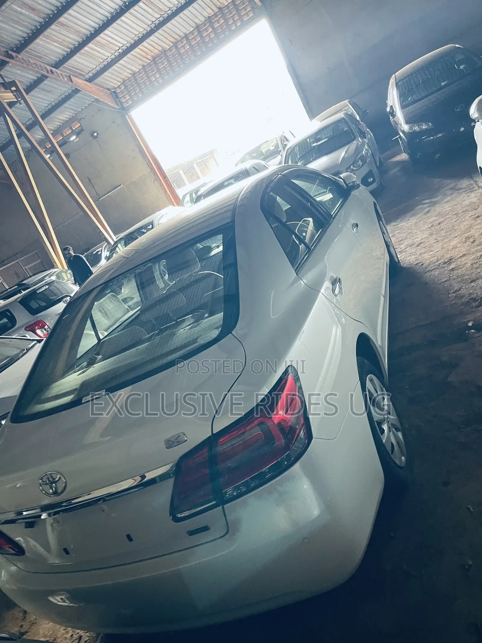 Toyota Premio 1.8 AWD 2017 White