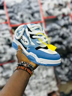 Ogiy Low Top Sneakers. Blue