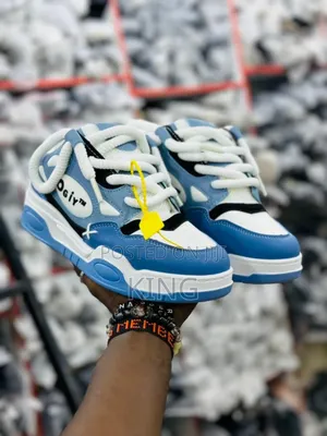 Ogiy Low Top Sneakers. Blue