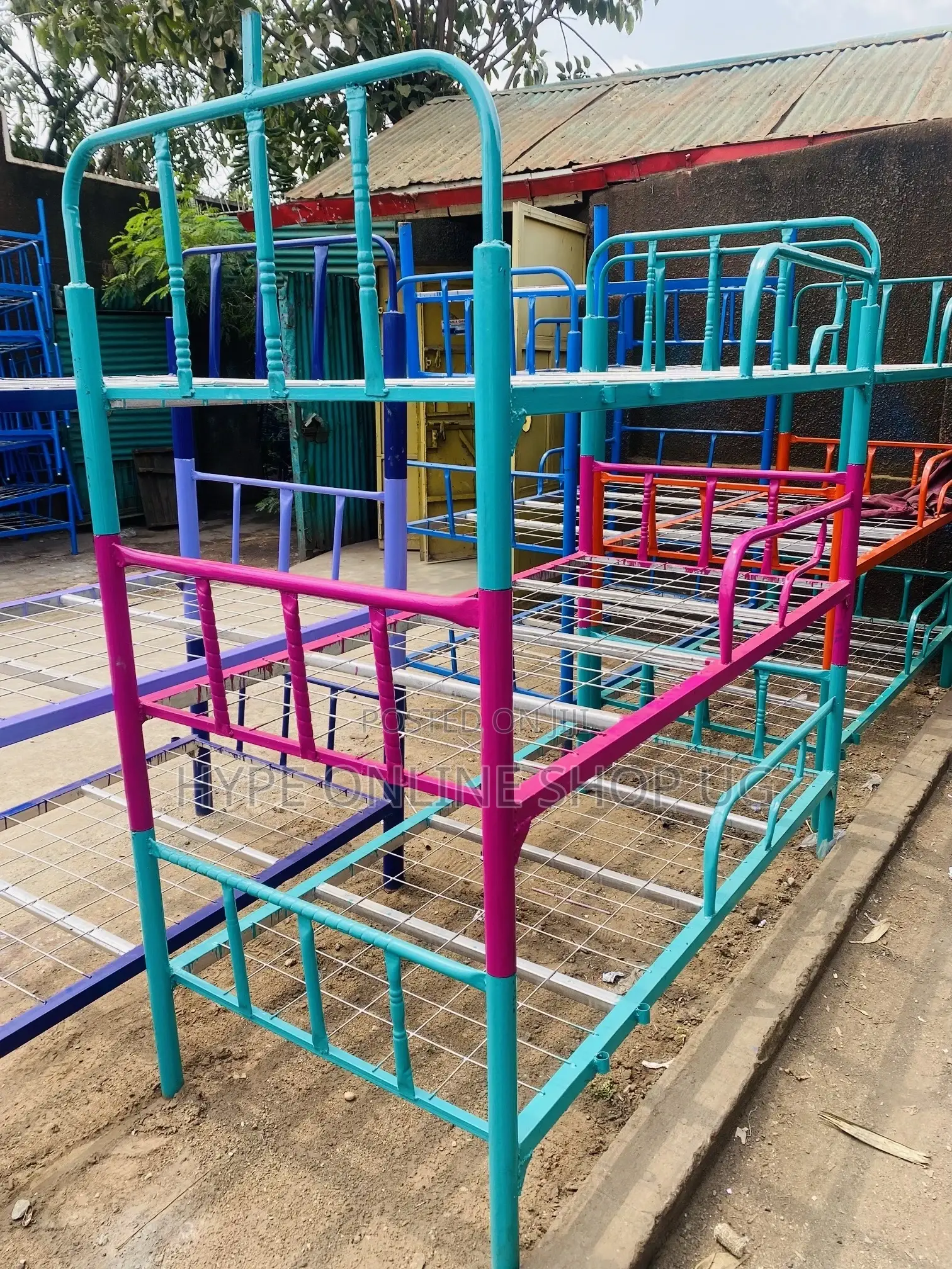 Different Colours Decker Beds