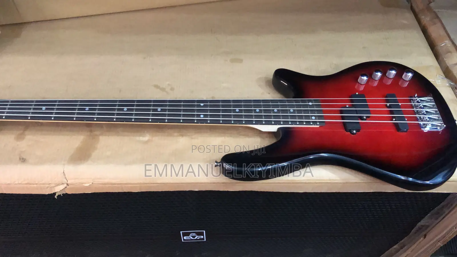 5strings Base Guitar