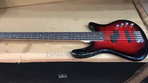 5strings Base Guitar