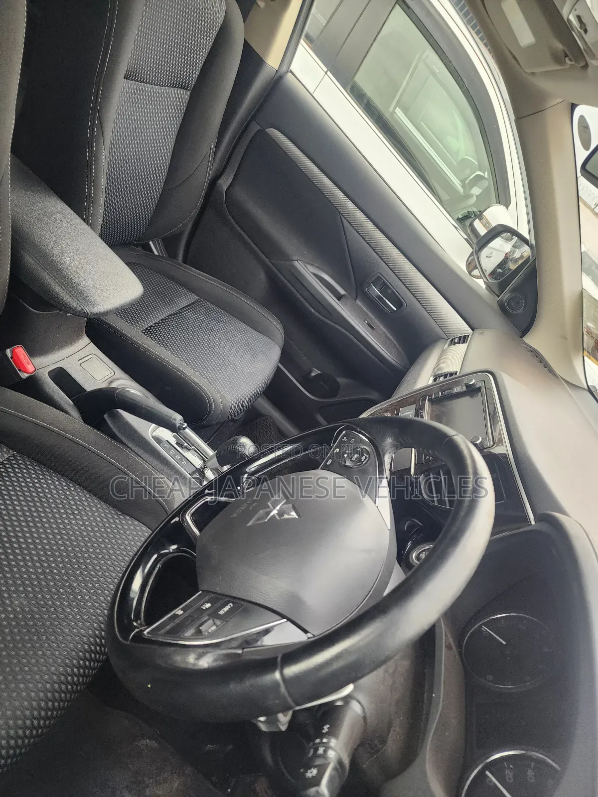 Mitsubishi Outlander 2016 White