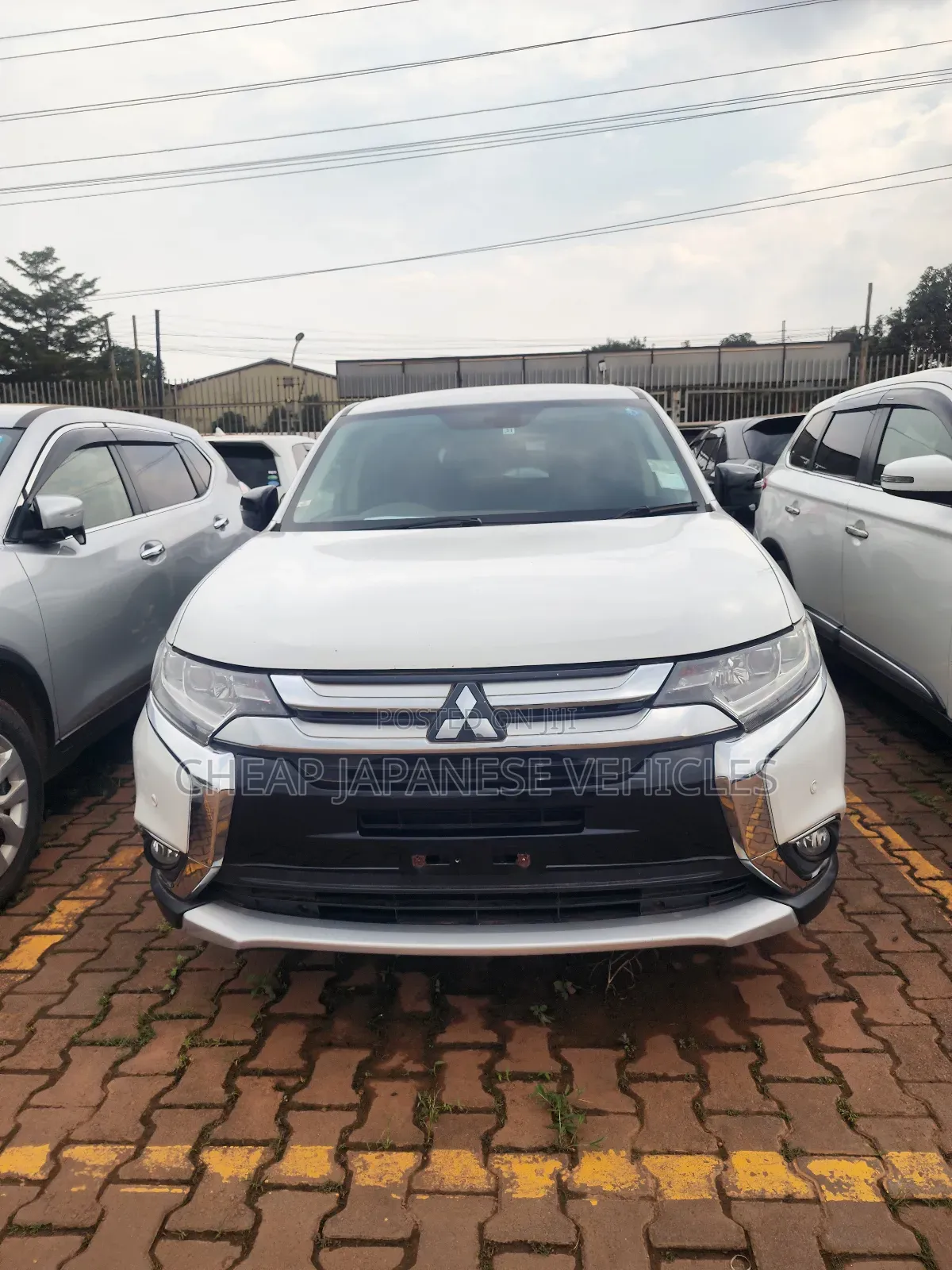 Mitsubishi Outlander 2016 White