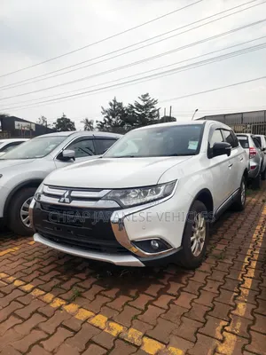Mitsubishi Outlander 2016 White