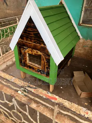 Green Nice Dog House