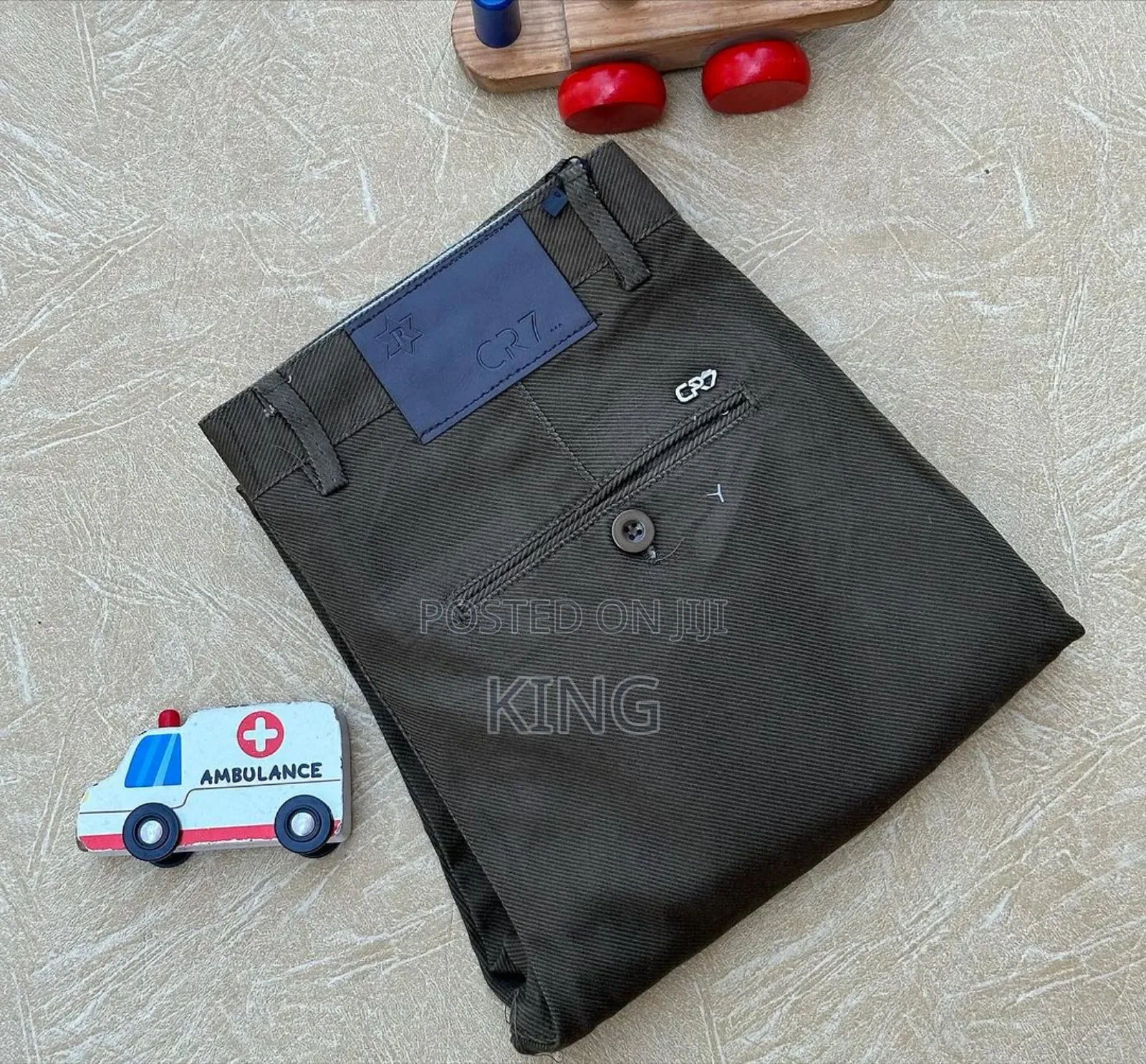 Representative Pants. Kaki
