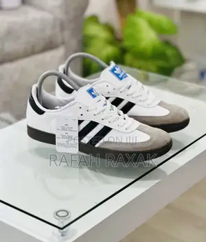 Original Black/White Adidas Samba Sneakers