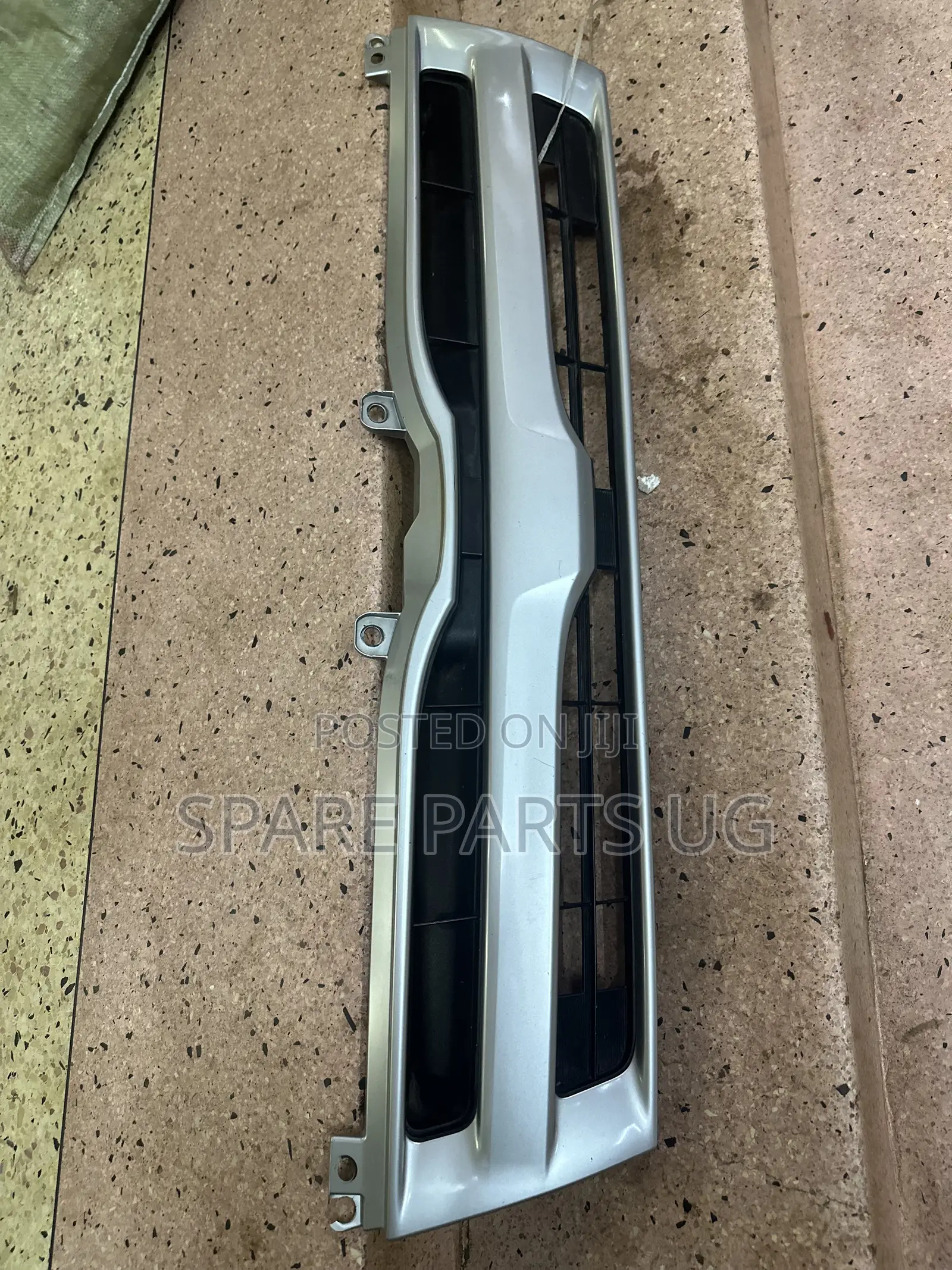 Hiace Drone / Cube 2010 - 2013 Grille