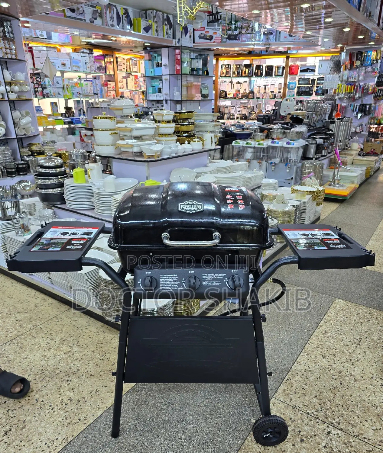 New 3 Burner Expert Gas BBQ Grill-Black