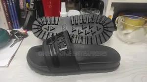 Gucci Slides Unisex Push In