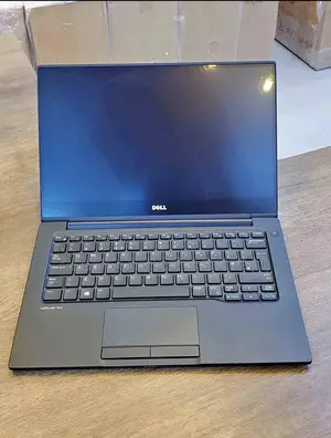 Laptop Dell Inspiron 13 7370 8GB Intel Core i5 SSHD (Hybrid) 320GB