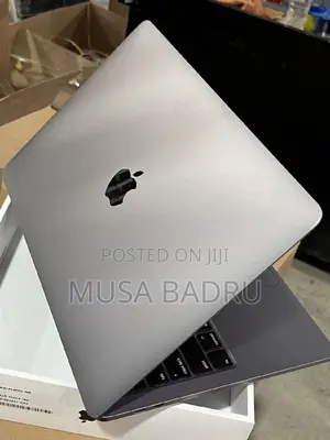 New Laptop Apple MacBook Pro 2019 16GB Intel Core I7 SSD 1T
