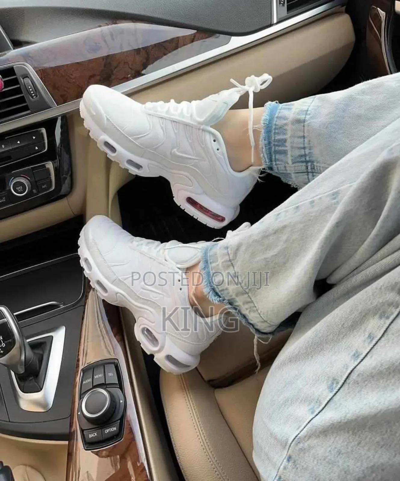 Nike Air Max Plus. White