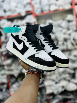 Air Jordan 1 Sneakers. High