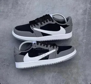 Nike Air Jordan 1 Retro Low Grey X Travis Scott