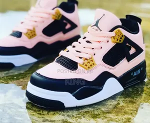 Air Jordan 3 Pinky' Black Sneakers.