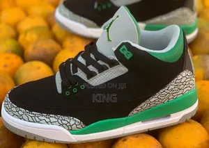 Air Jordan 3 Retro Pine' Green Sneakers