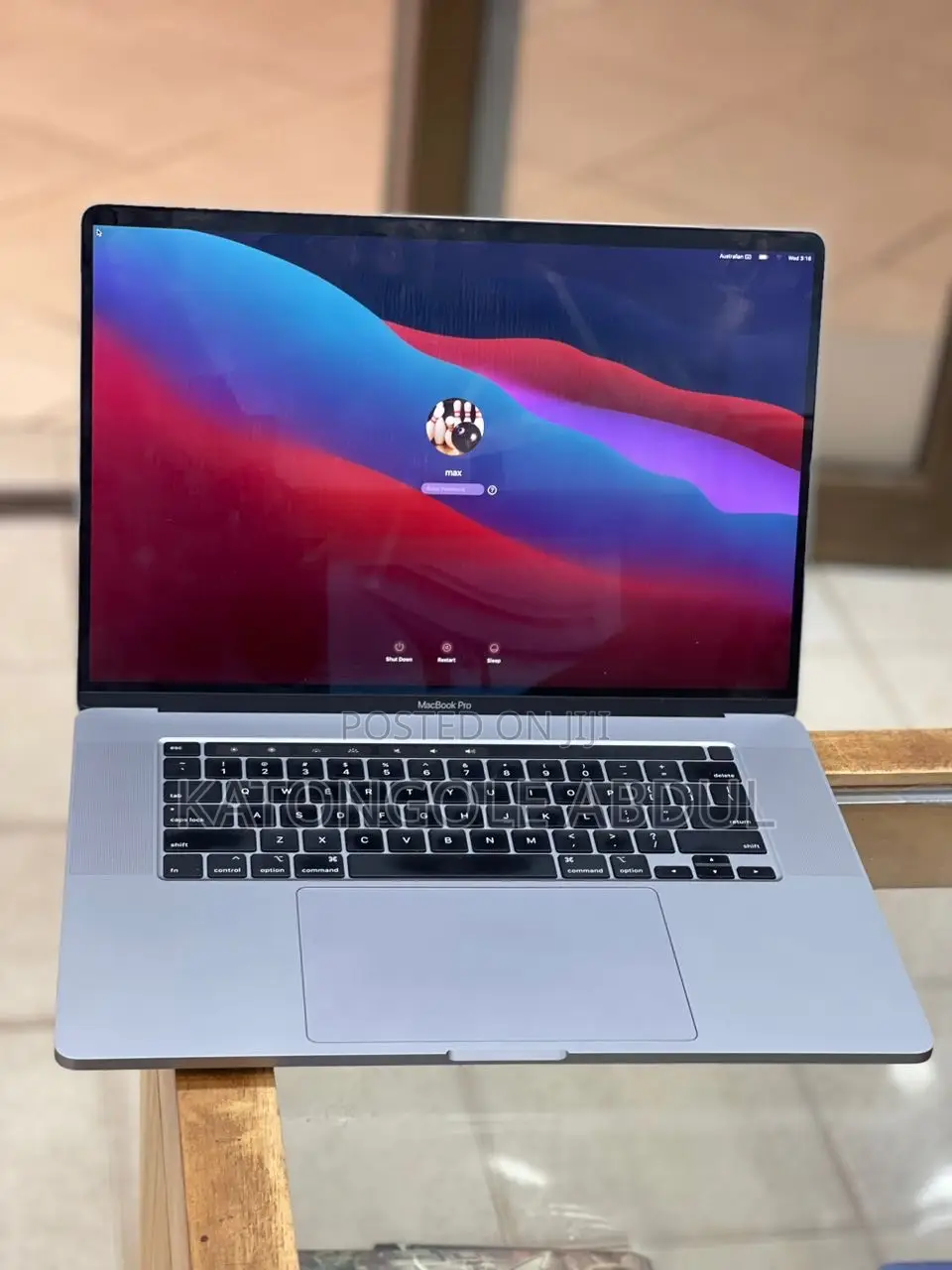 New Laptop Apple MacBook Pro 32GB Intel Core I9 SSD 1T