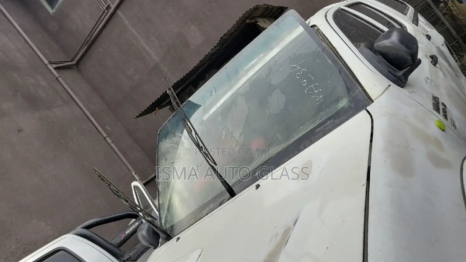 Windscreen Glass Replacement in Time