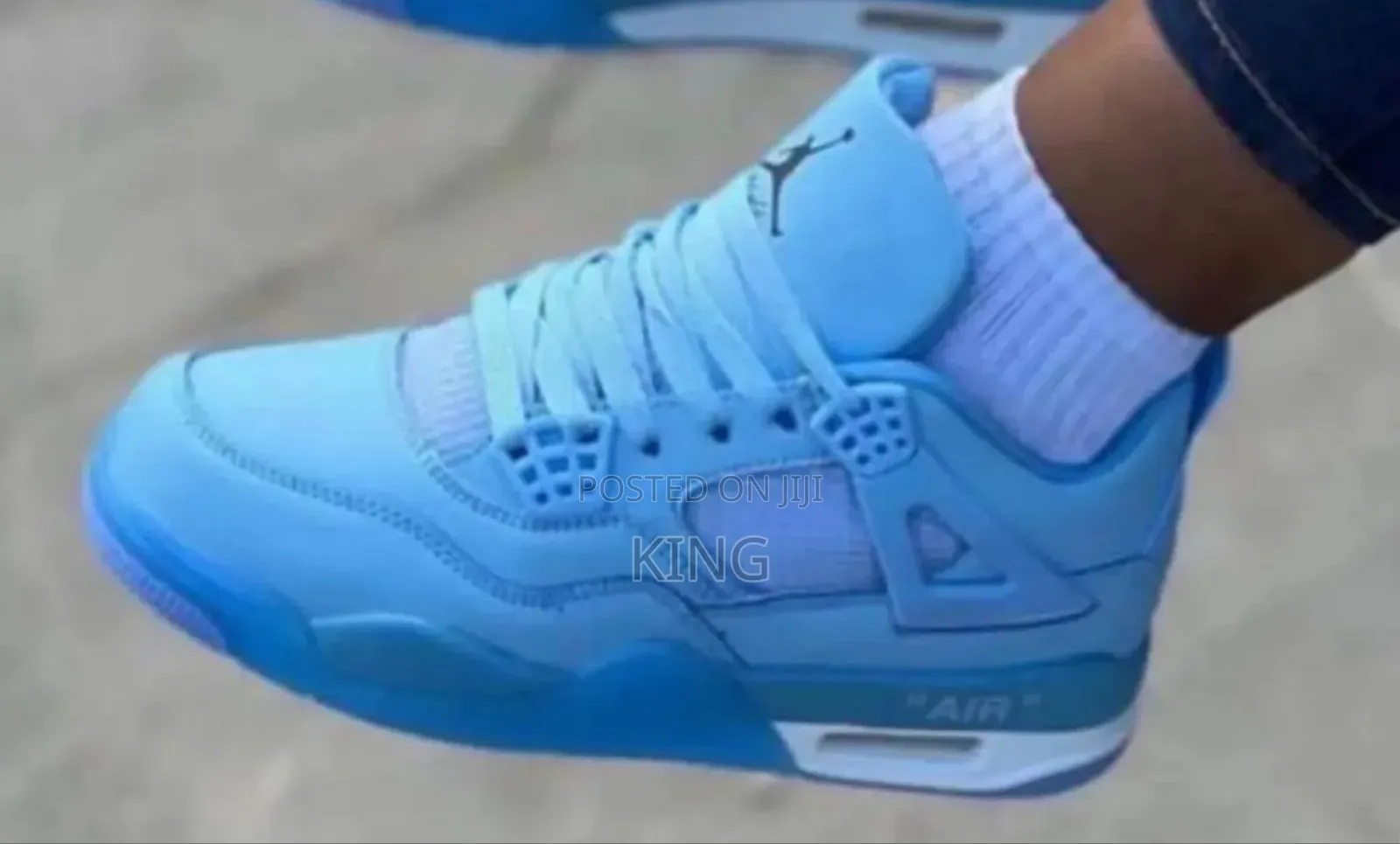 Air Jordan 4 Retro Sky-Blue Design Sneakers