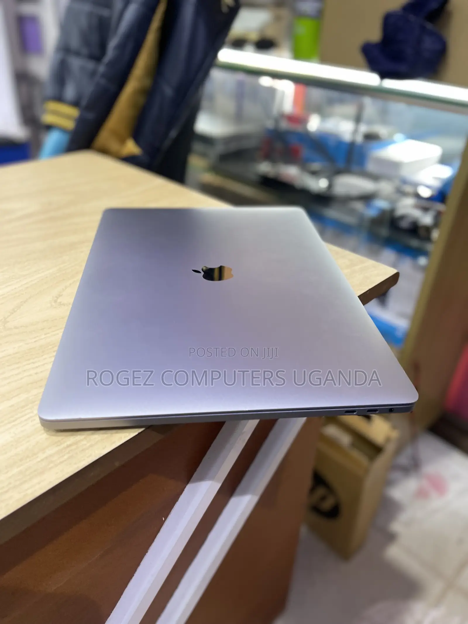 New Laptop Apple MacBook Pro 2019 32GB Intel Core I9 SSD 1T