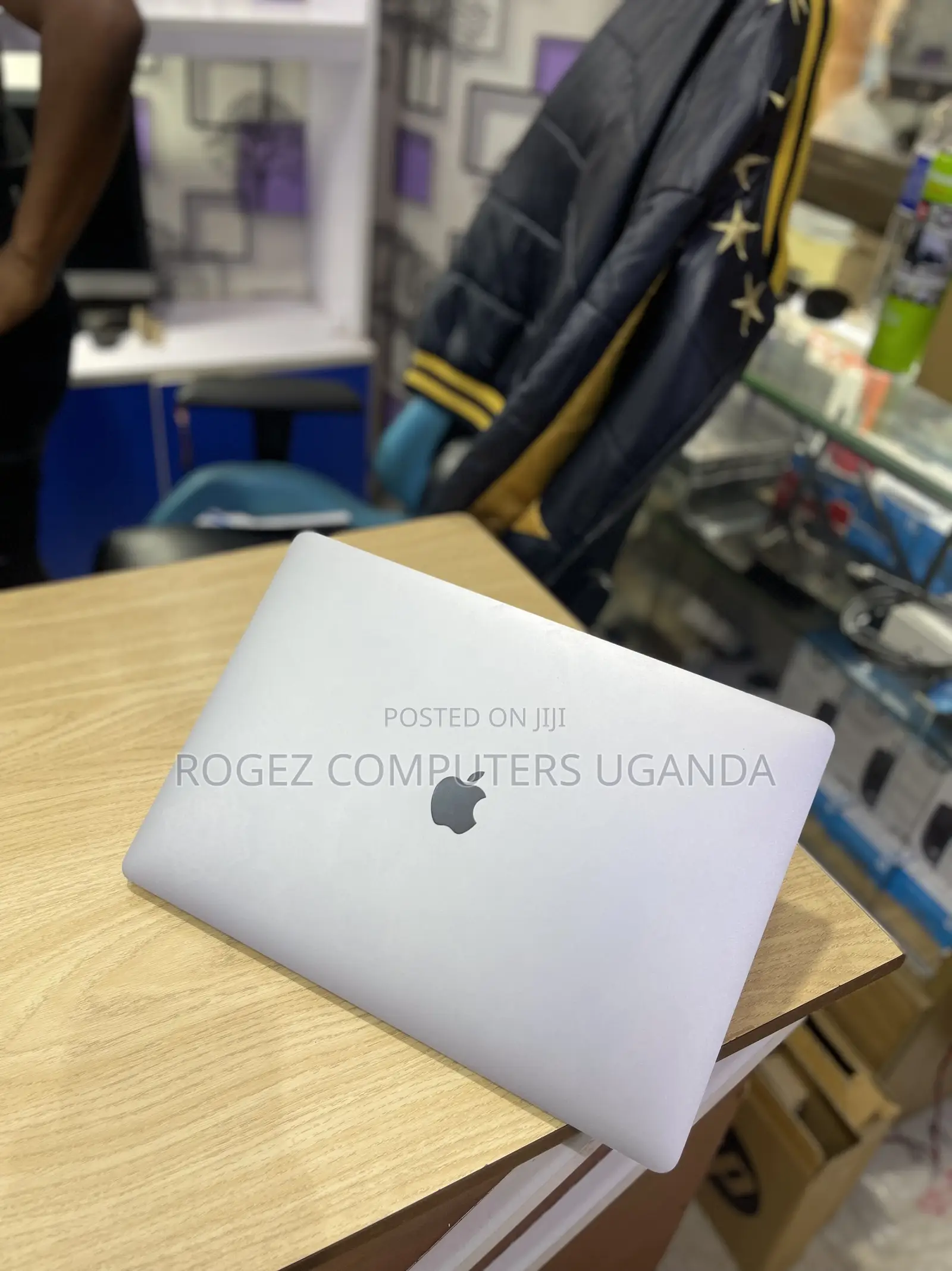 New Laptop Apple MacBook Pro 2019 32GB Intel Core I9 SSD 1T