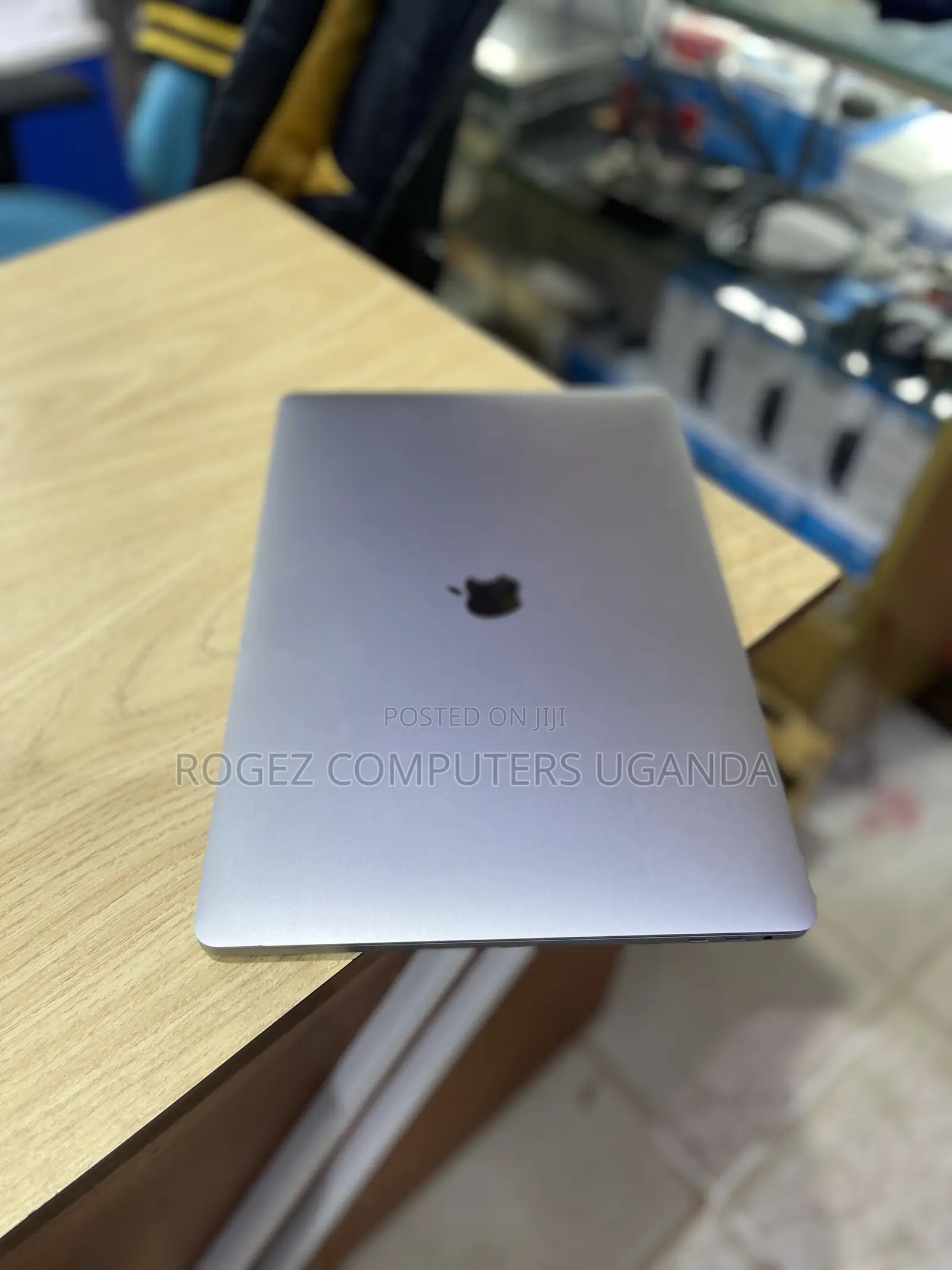 New Laptop Apple MacBook Pro 2019 32GB Intel Core I9 SSD 1T