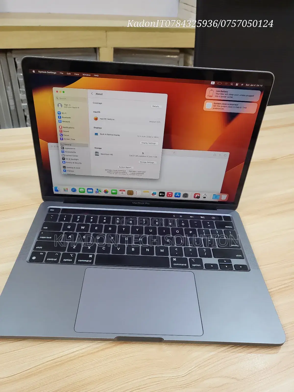 Laptop Apple MacBook Pro 2022 M2 8GB Apple M2 SSD 256GB