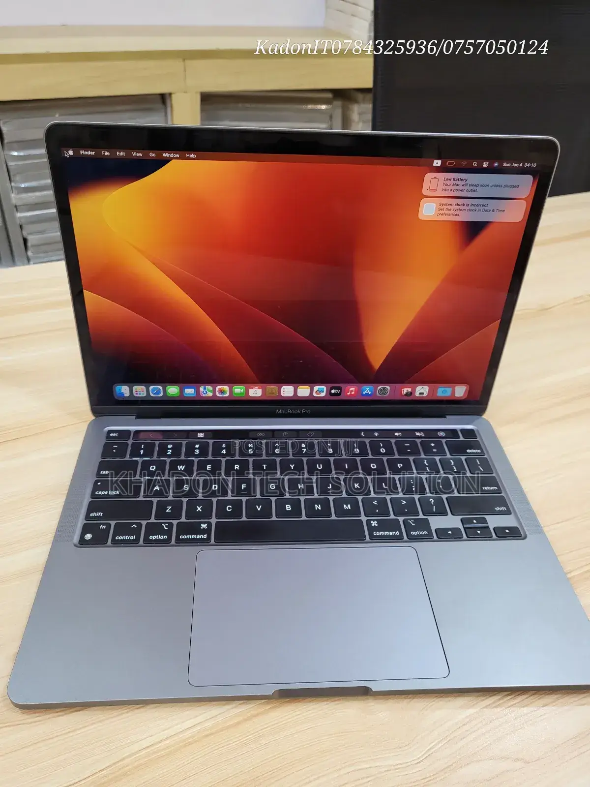 Laptop Apple MacBook Pro 2022 M2 8GB Apple M2 SSD 256GB