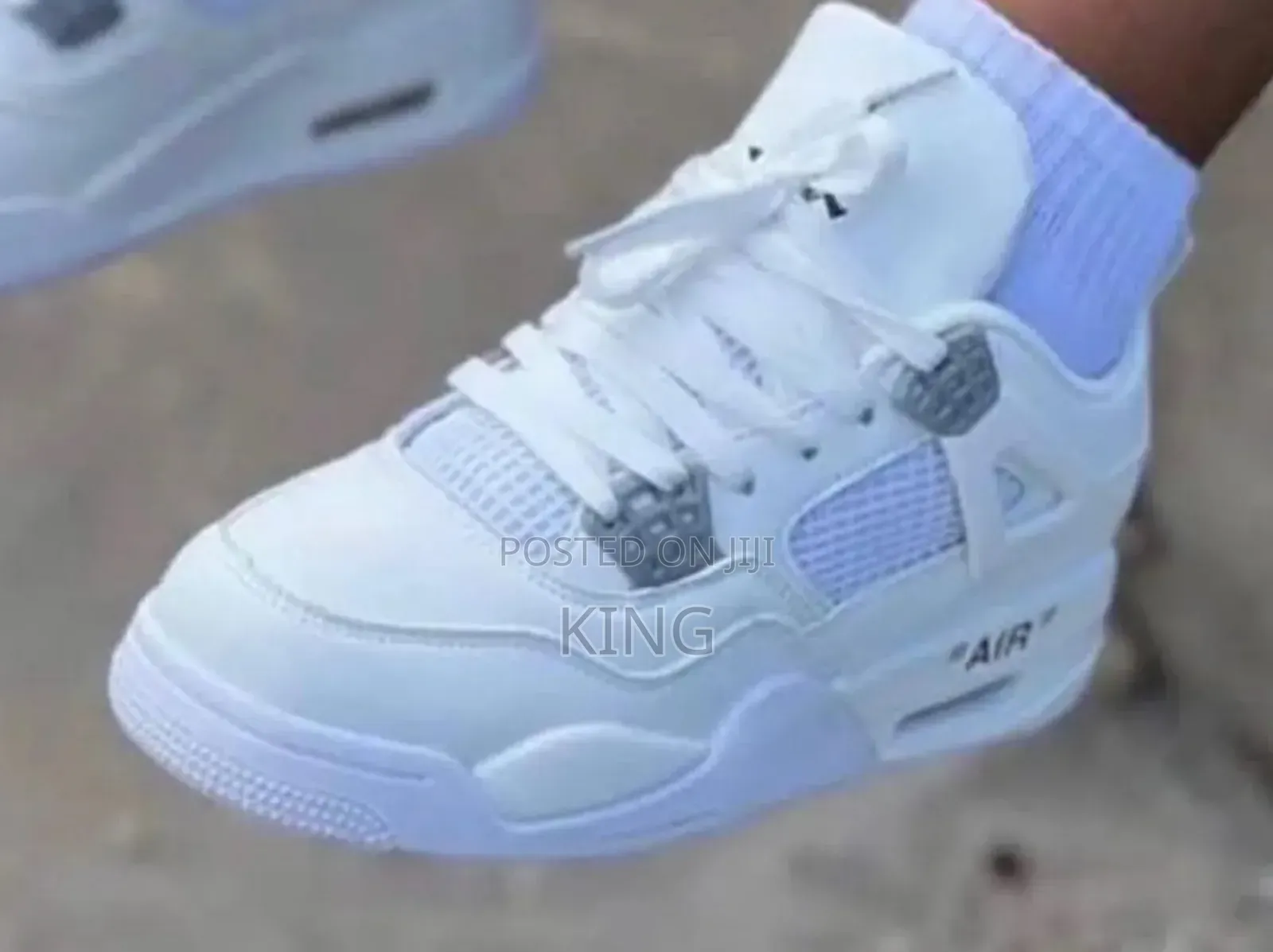 White Air Jordan 4 Retro. Sneakers