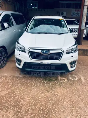 Subaru Forester Premium AWD 2020 White