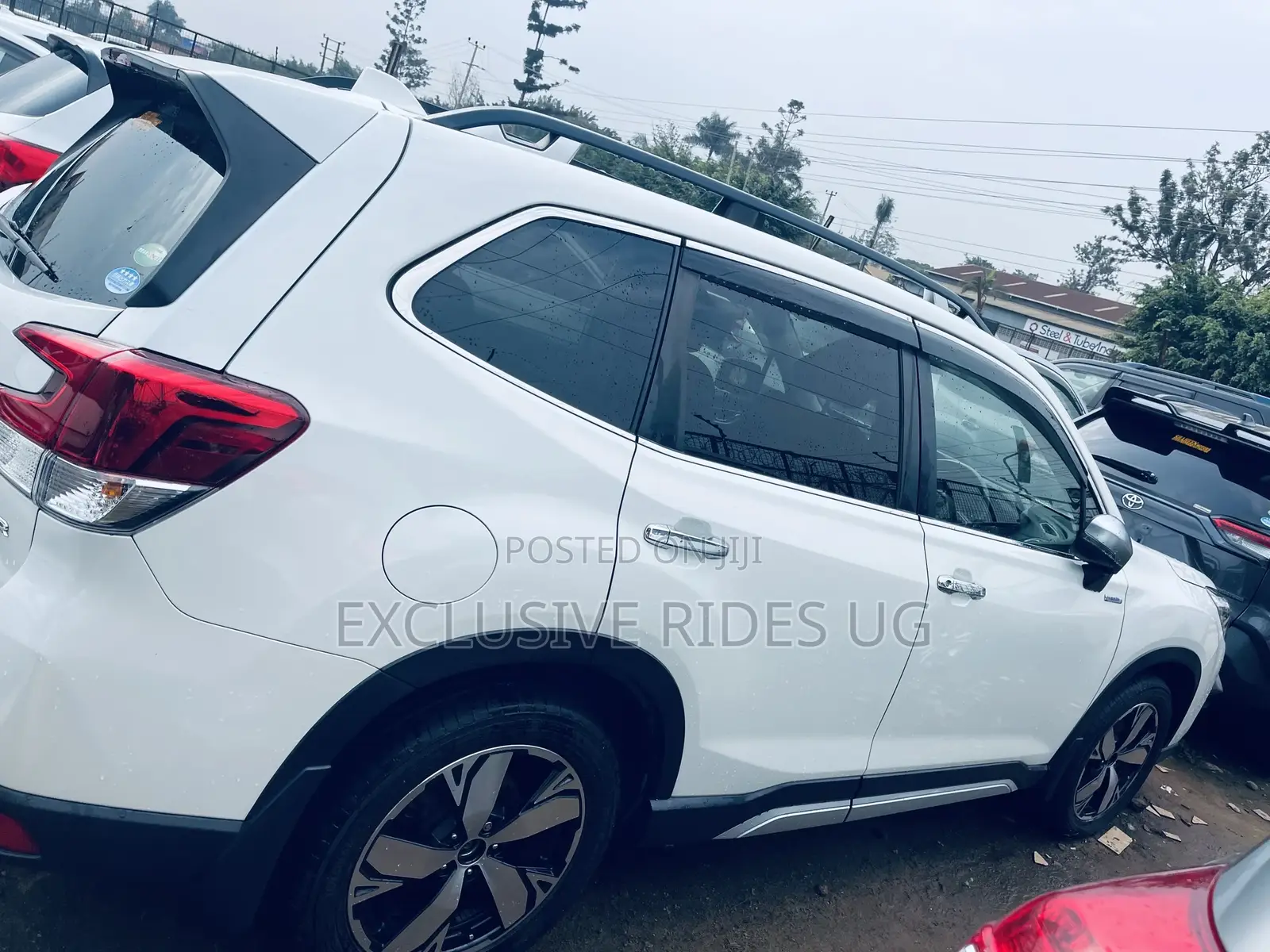 Subaru Forester Premium AWD 2020 White