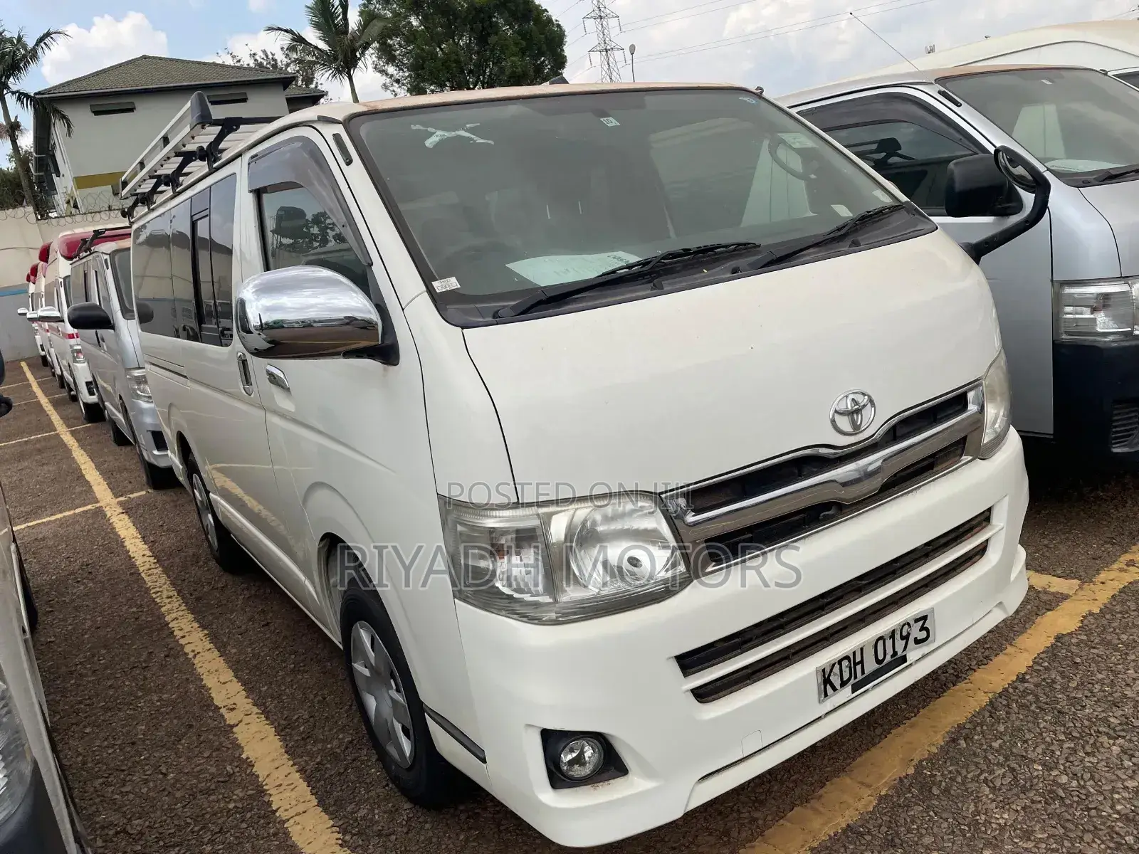 Toyota HiAce 2015 White