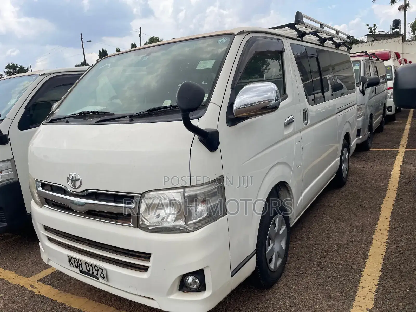 Toyota HiAce 2015 White