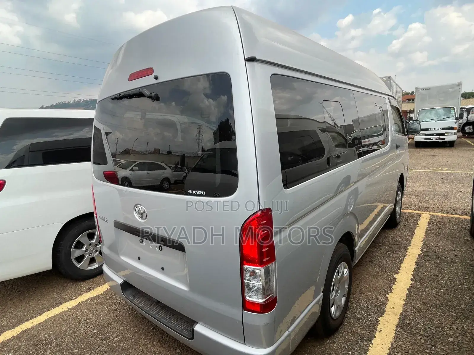Toyota HiAce 2016 Silver