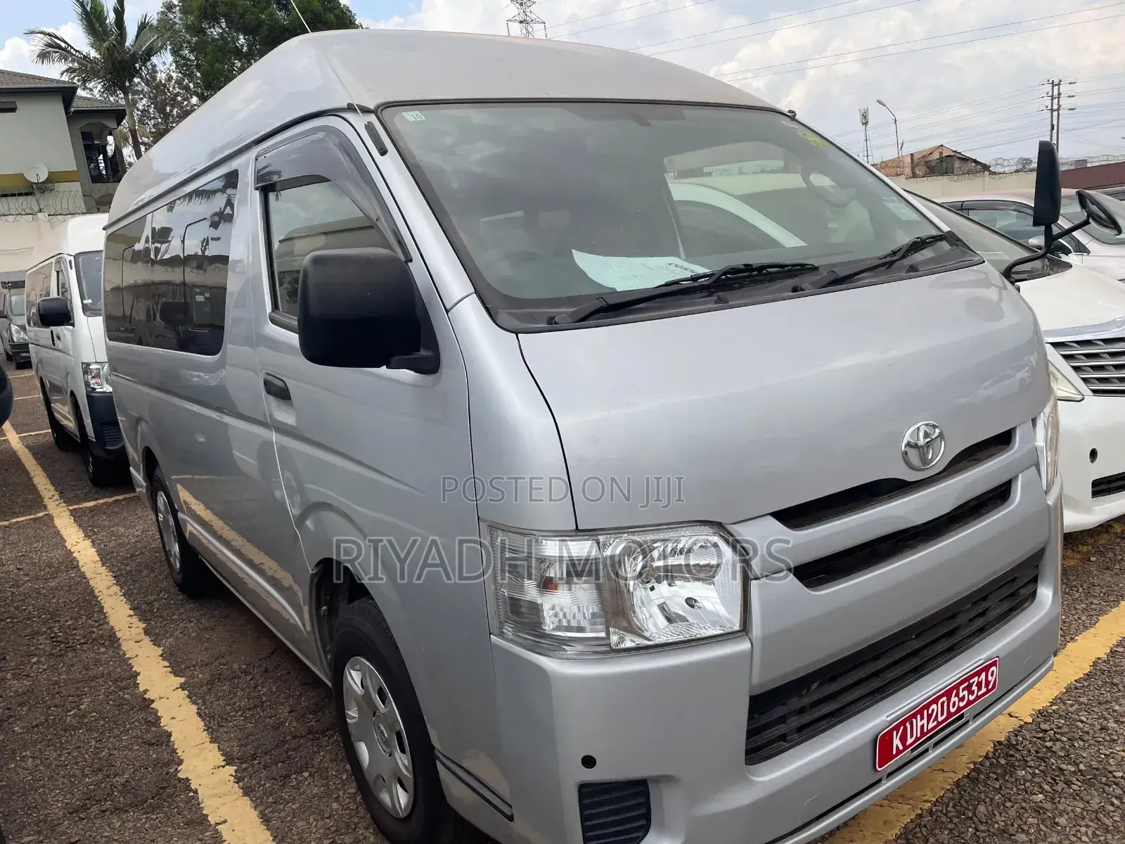 Toyota HiAce 2016 Silver