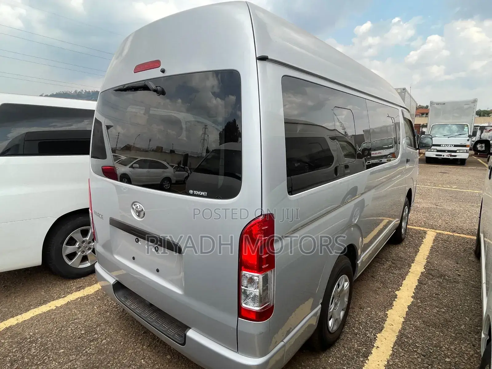 Toyota HiAce 2016 Silver