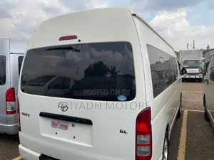 Toyota HiAce 2015 White