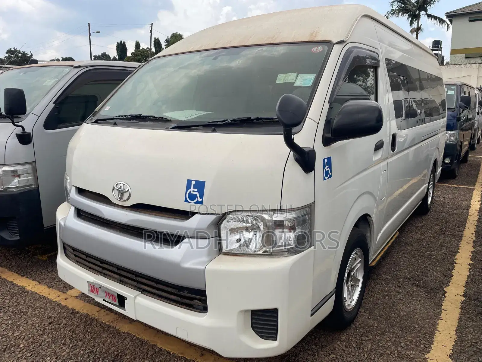 Toyota HiAce 2015 White
