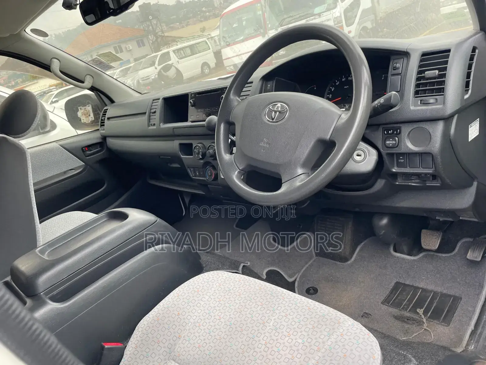 Toyota HiAce 2015 White