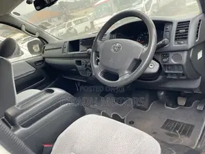 Toyota HiAce 2015 White