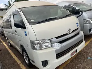 Toyota HiAce 2015 White