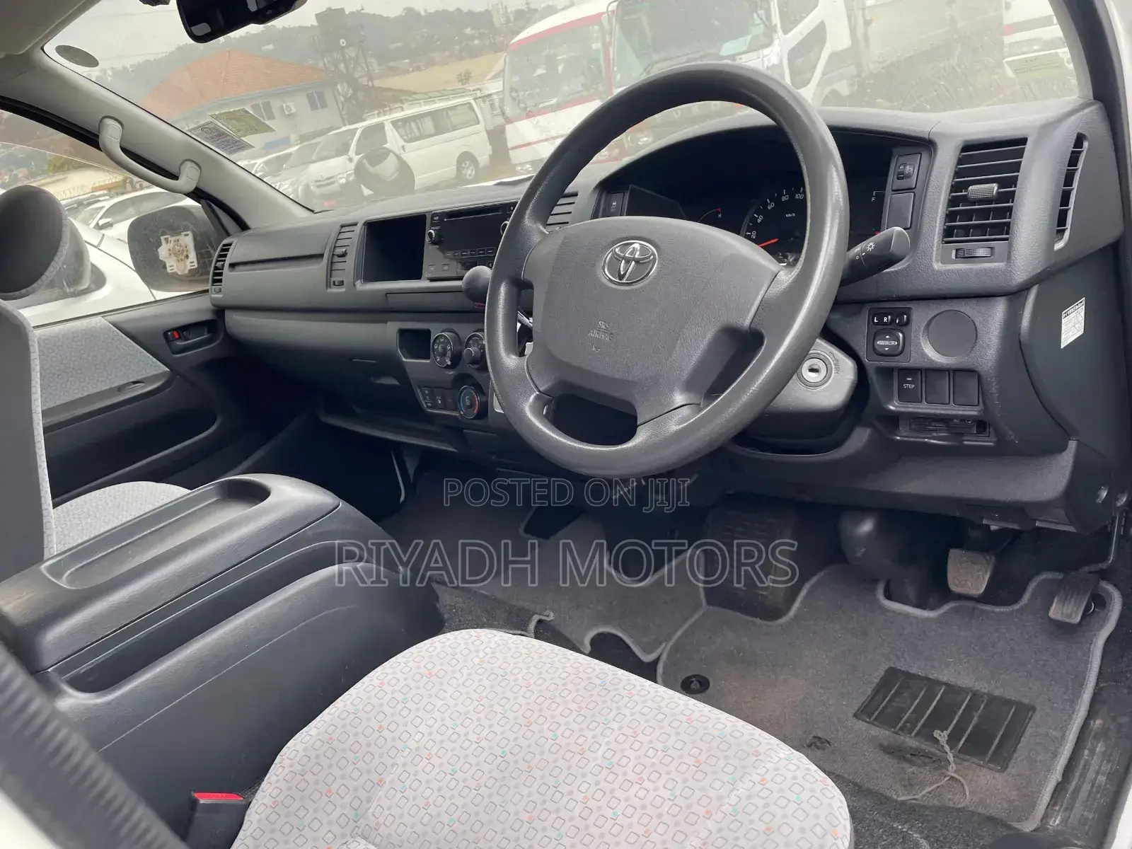 Toyota HiAce 2015 White