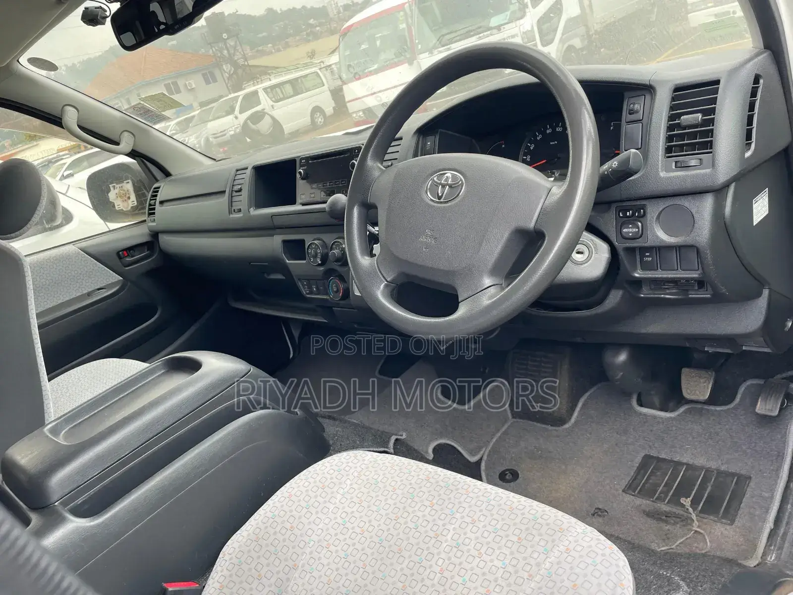Toyota HiAce 2015 White
