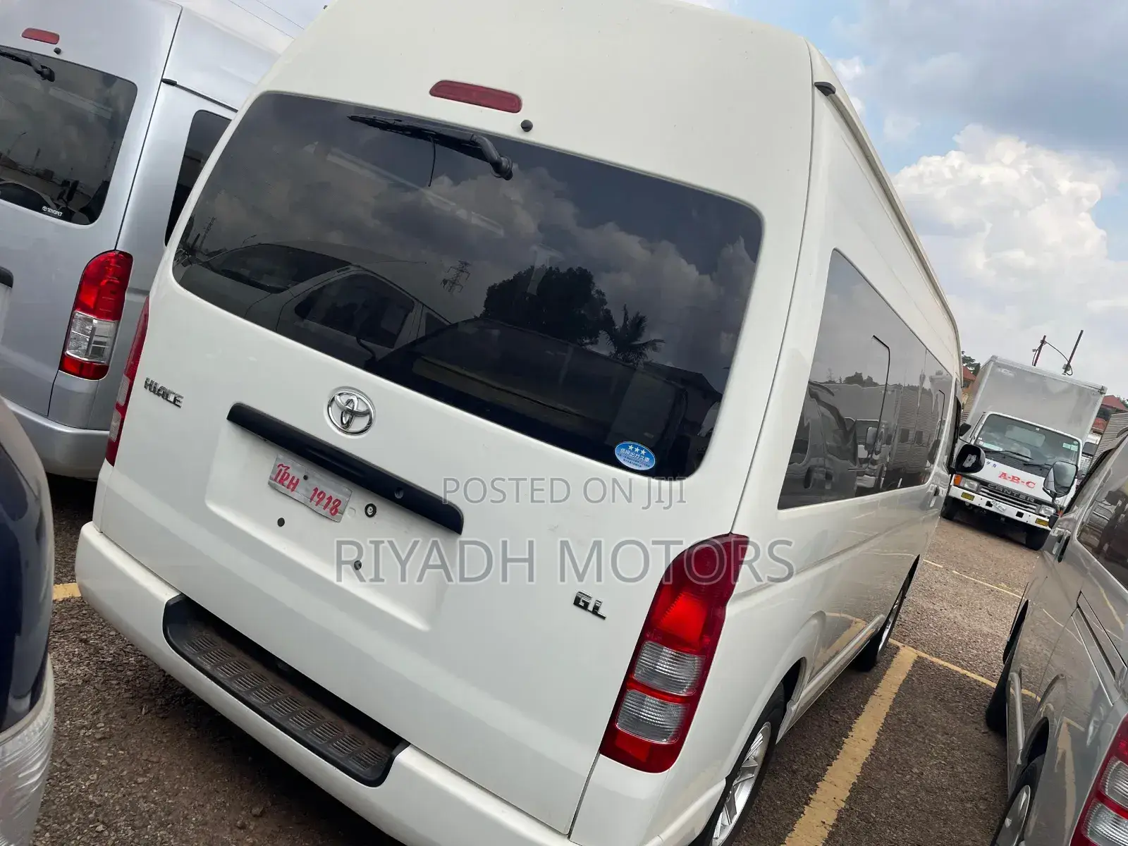 Toyota HiAce 2015 White